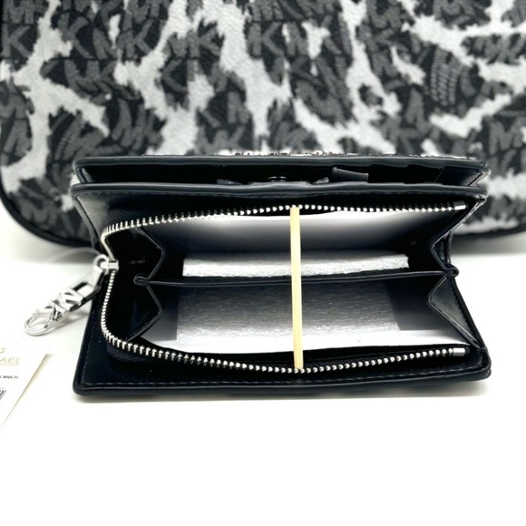 Michael Kors Jet Set Medium Leopard Logo Crossbody Bag w AirPods Case and Wallet - Picture 14 of 15